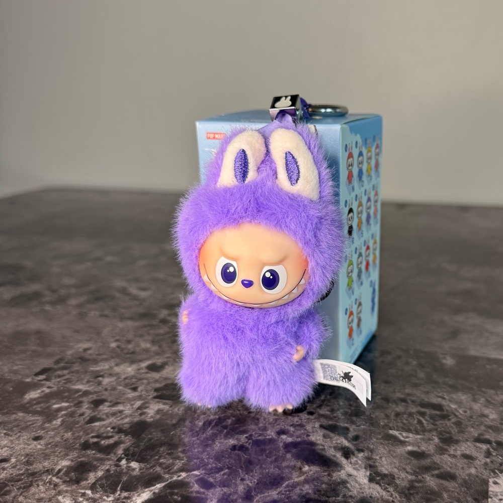 Pop Mart Labubu Pin For Love T BNIB